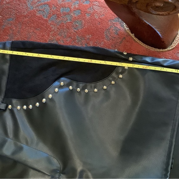 🔥Faux leather shorts with fabulous gold studded designs. Lined and NWT. Sz L - Picture 8 of 9